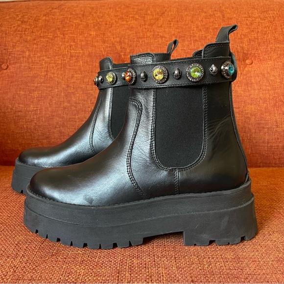 KURT GEIGER LONDON The Sawyer Chelsea Boot in Black Cow Leather - Picture 4 of 12